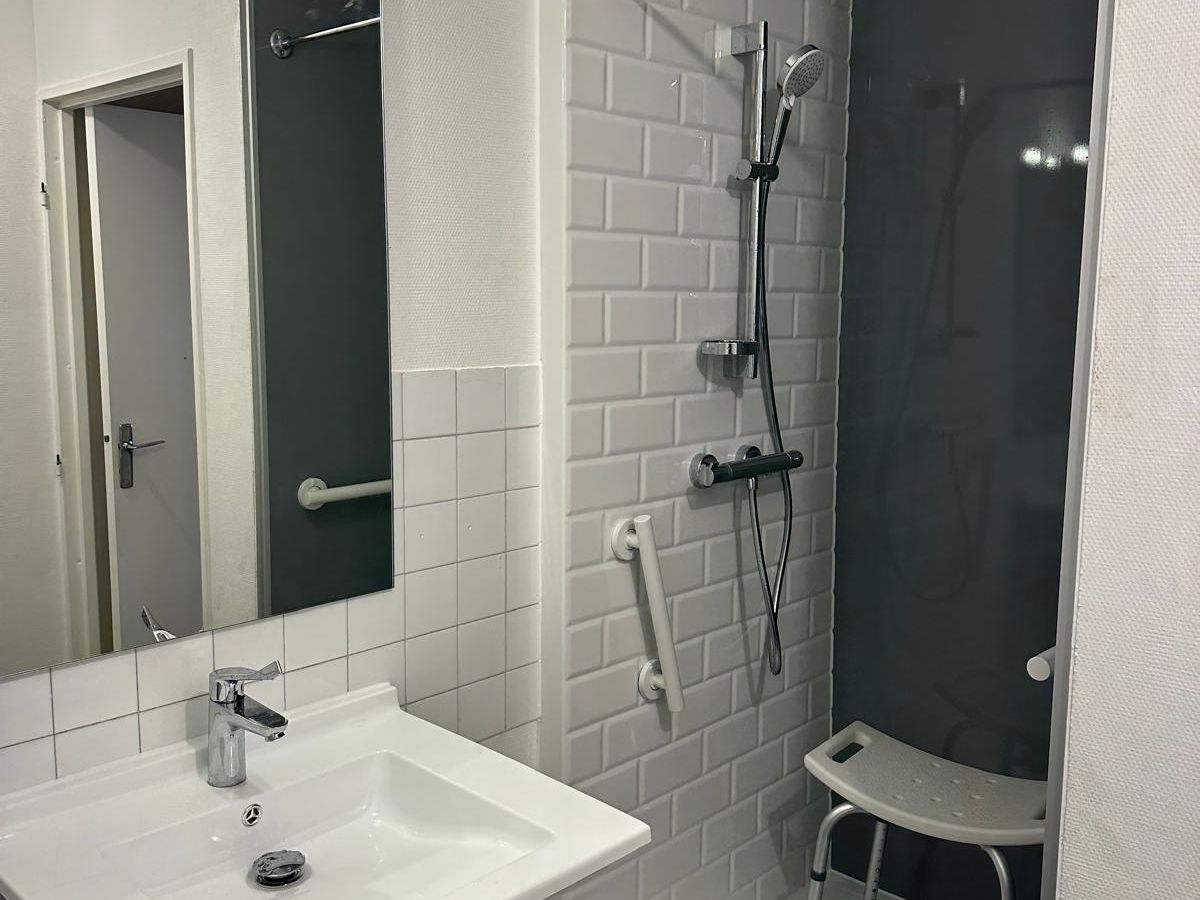 Après — Une salle de bain entièrement repensée