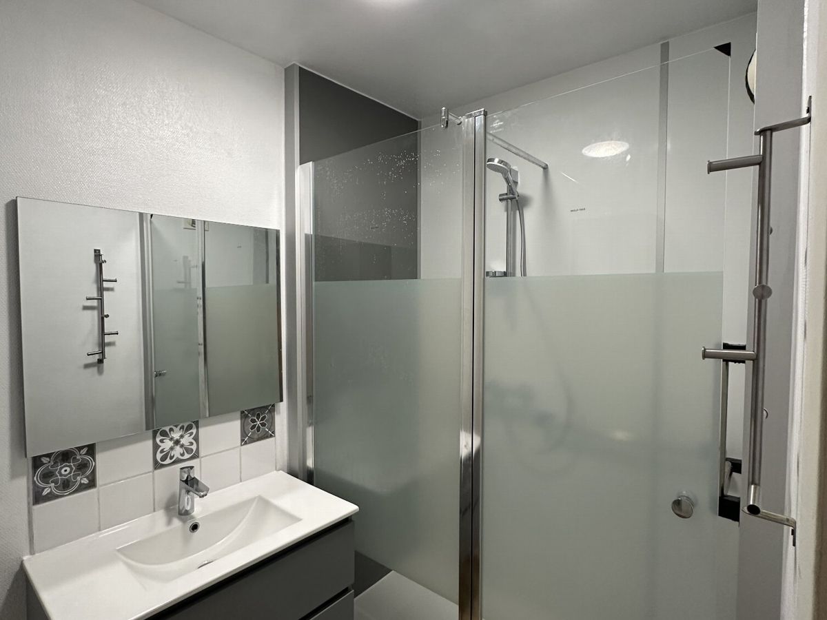 Après — Une grande douche à l'italienne